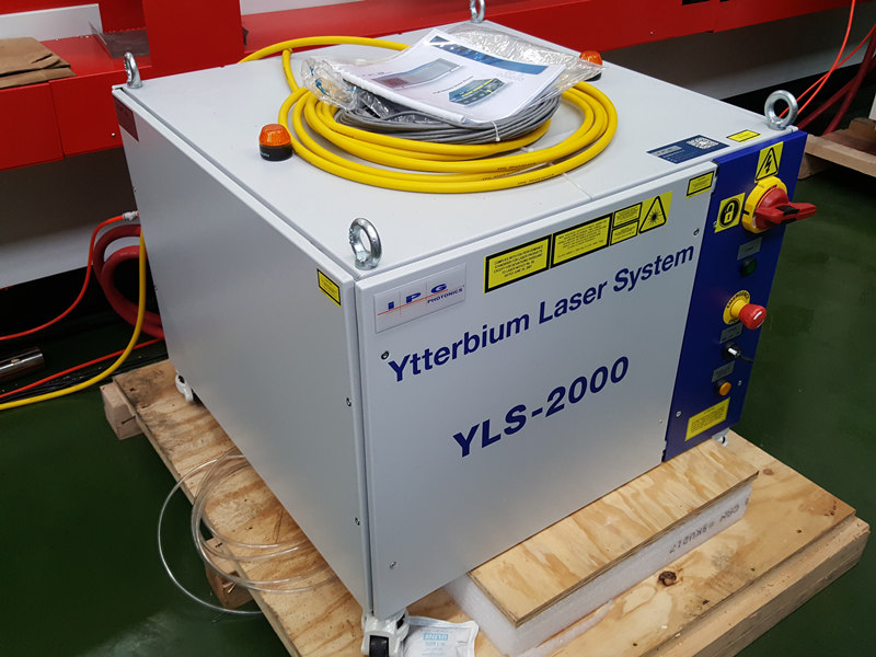 Laser IPG YLS-2000 watt Laser Source alang sa 2kw nga katulin sa laser cutter